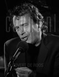09-03-2006 David Vos live at Het Perron

[keywords]Singer, Actor, Half Length, Location, Live, On Stage, Black & White Image[/keywords]